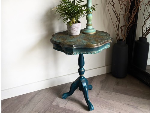 Hand painted pedestal - table, |