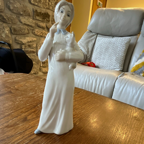 Nao porcelain girl figurine - girl,