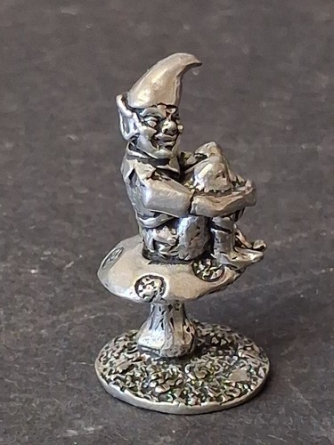 Elf toadstool tiny pewter - on,
