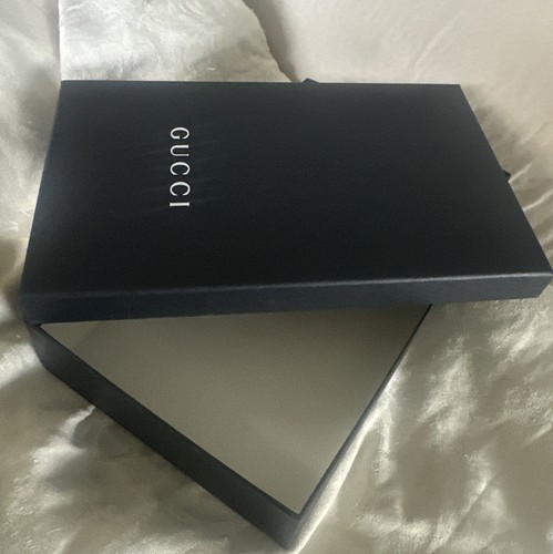 Genuine gucci empty box - empty,