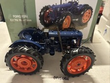 Universal Hobbies Fordson Major E27N Model Tractor 1:16 Scale Needs Repaired
