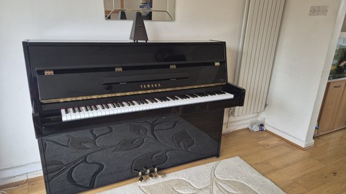 Yamaha c110a ebony upright - c110a,
