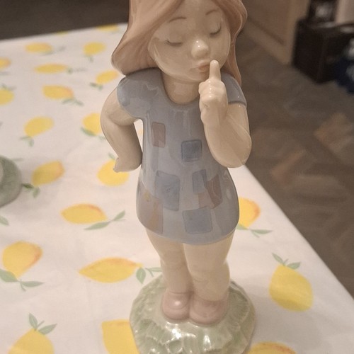 Nao lladro figurine - figurine, little