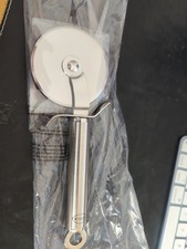 Rösle pizza cutter / tagliapizza / roulette à pizza / cortador de pizza