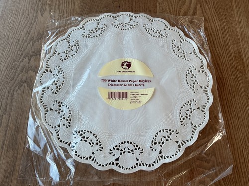 250 white round paper doilies - 250,