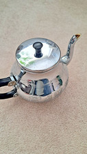 Vintage “Elizabethan” Shakespeare Etched Silver-Plated Teapot – Mirror Ware