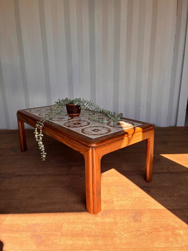 Plan coffee table - coffee, tiled