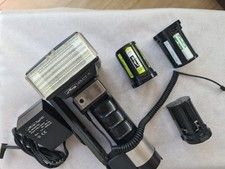 Metz 45 CT-5 Hammer Flash Unit with Bracket and 3 X Battery Pack and sync cable