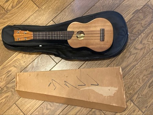 Kamaka soprano ukulele - hf-1,