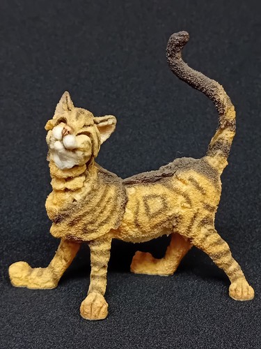 Breed apart tabby cat - apart,