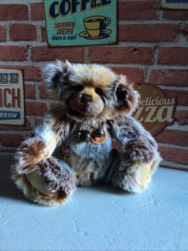 Charlie bears howie - charlie,