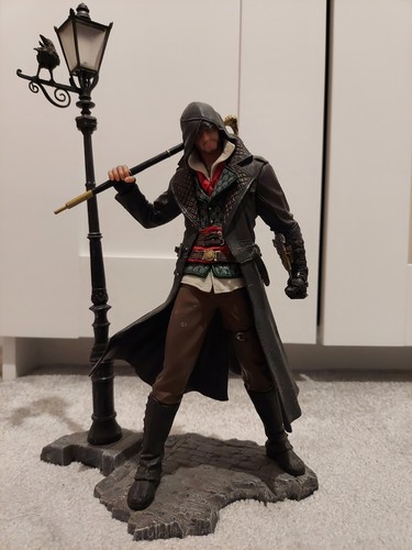 Assassin creed figure - assassin's,