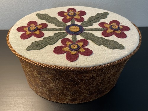 Floral wool appliqué hand - wool,