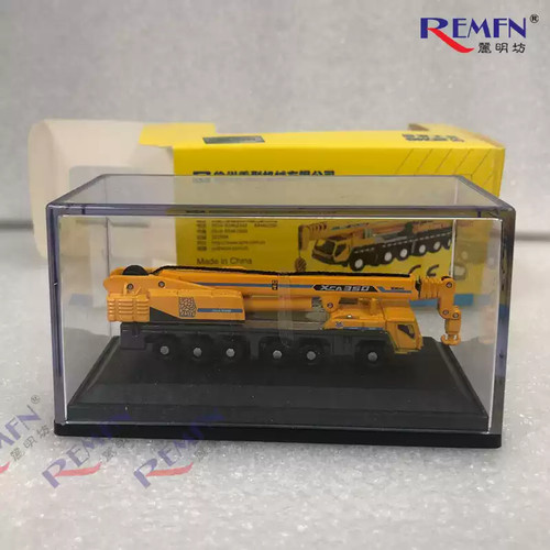 Mini xe490dk excavator - 1:87,