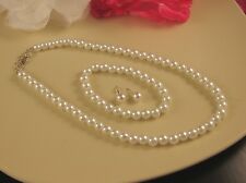WHITE OR CREAM GLASS PEARL