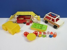 992 vintage FISHER PRICE FP PLAY FAMILY CAR CAMPER figure little people 1979