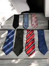 A SELECTION OF MENS TIES SILK