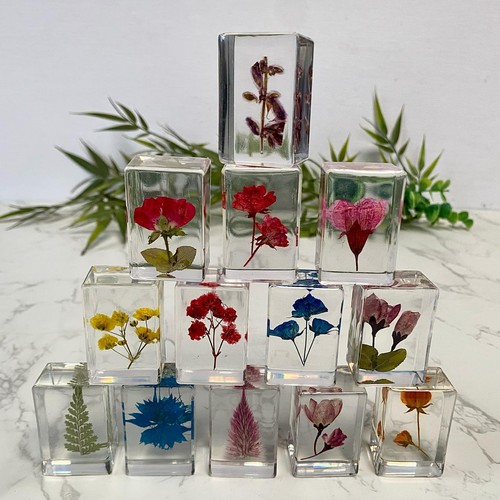 Small flower resin paperweight - flower,