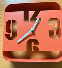LARGE SQUARE DESK CLOCK. SEE PHOTOS. REQUIRES AA BATTERY- NOT INC. ORANGE. 