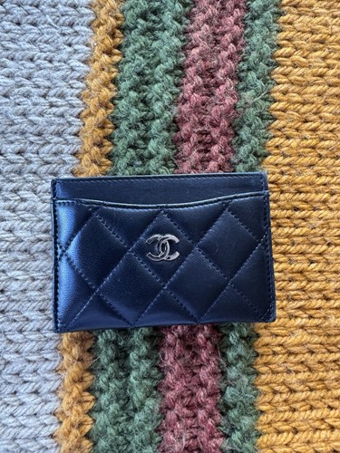 Authentic chanel classic card - chanel,