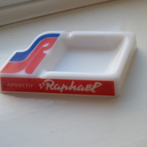 Raphael ashtray glass - glass, red