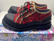 BNIB size 7/ 40 IRREGULAR