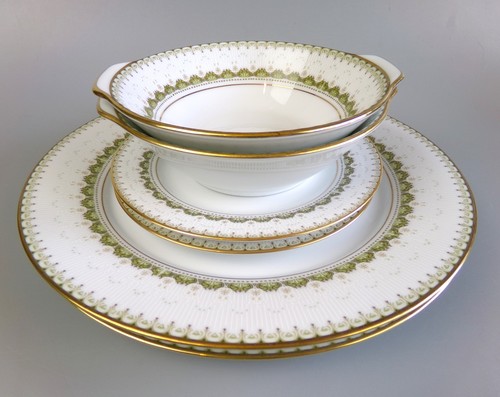 Noritake dinner service set - service,