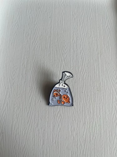 Nemo clownfish enamel pin - nemo,
