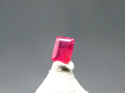 Gem bixbite red - gem, beryl