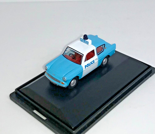 Oxford diecast ford anglia - oxford,