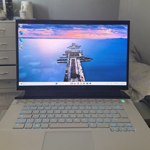 Alienware m15 6in - r2, 15.6in