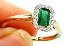 9CT YELLOW GOLD EMERALD DIAMOND CLUSTER RING  SIZE N 9 CARAT  0.71CT HALLMARKED