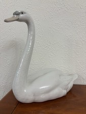 Lladro Graceful Swan Figurine
