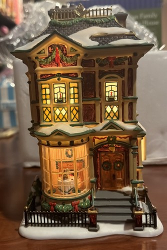 Dept dickens village - village,