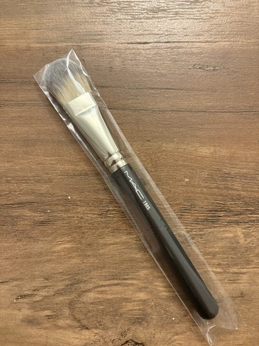 Mac 190s foundation brush - mac,