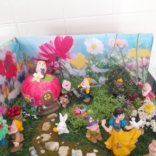 Snow white and the - the, 7