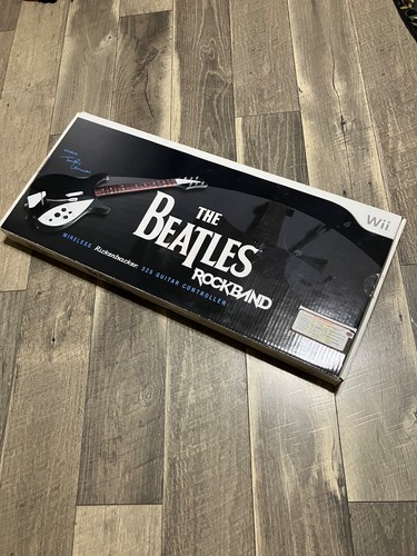Wii beatles rock band guitar - rock,