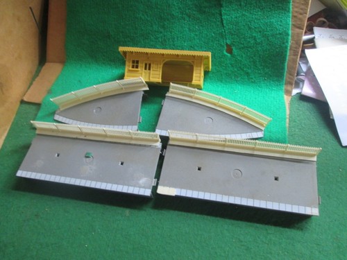 Hornby station platform - hornby,