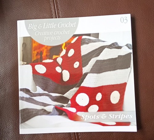Big little crochet 03 - &,