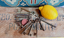 JOB LOT  12 SALAVAGED ANTIQUE VINTAGE LARGE METAL SKELETON KEYS~DECORATIVE PROP