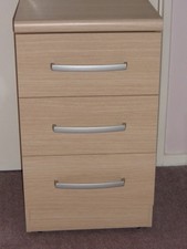 SMALL CHEST OF 3 DRAWERS