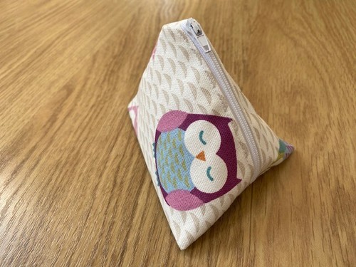 Handmade triangular zipped - triangular,