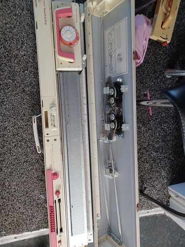 Toyota ks858 knitting machine - knitting,