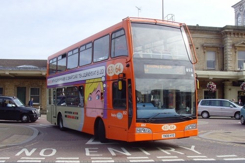 Reading buses 852 bus photo - reading,