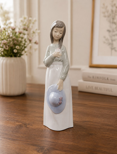 Lladro nao young girl with - young,