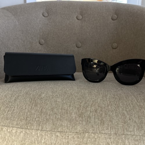 Black thick rimmed women - black,