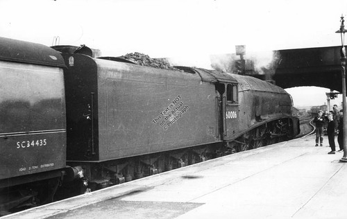 1961 perth train - 1961, station