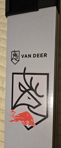 Van deer red bull - &,