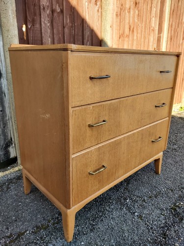 Harrris lebus chest drawers - lebus,