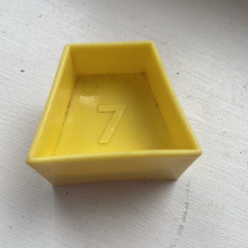 Tupperware 7 seven - tupperware, no.